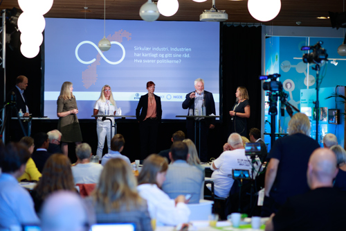 F.v: Gunnar Grini (Norsk Industri), Monica Paulsen (ACT Cluster), Natalia Mathisen (NCCE), Pål Smits (Lindum) og Helene Falch Fladmark (Eyde-klyngen) Foto: Gerrick Robinson