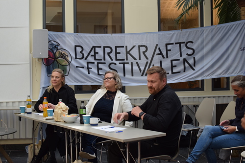 Juryen består av f.v Karianne Ormset fra MIL, Susann Fugeli og Peter Vedenvik fra XMeeting Point